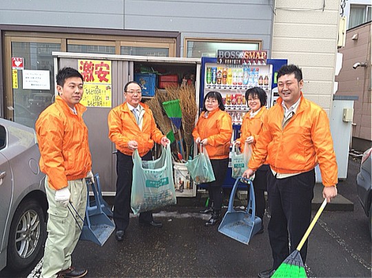 札幌本社の地域清掃活動（2013/12/3）