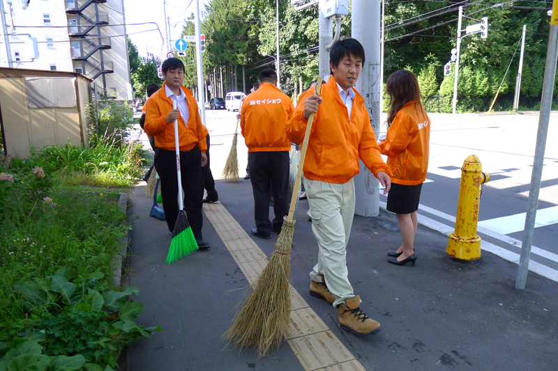 本社の地域清掃活動（2014/9/2）